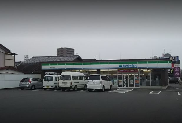 コンビニ　ファミリーマート前橋下小出町店（コンビニ）まで613m