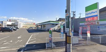 コンビニ　ファミリーマート（コンビニ）まで782m