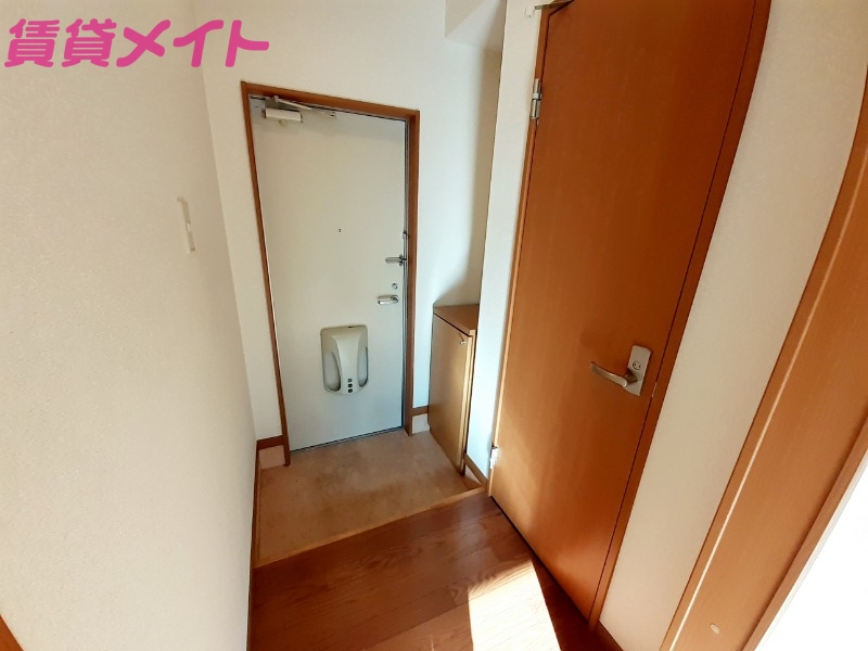 玄関　別部屋参考写真です