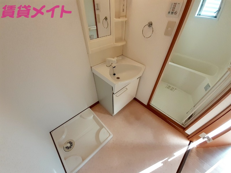洗面設備　別部屋参考写真です