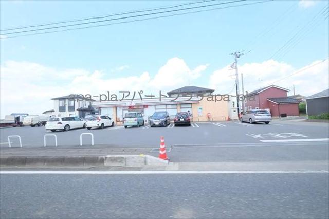 コンビニ　セブンイレブン（コンビニ）まで526m