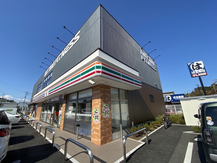 コンビニ　セブンイレブン横浜泉山手台店（コンビニ）まで400m