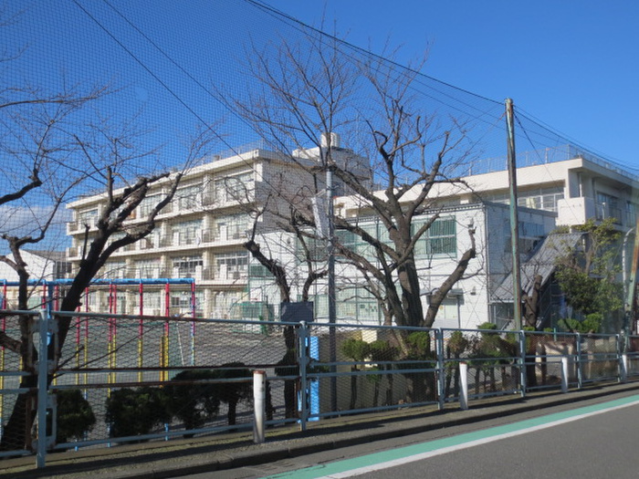 小学校　横浜市立上矢部小学校（小学校）まで400m