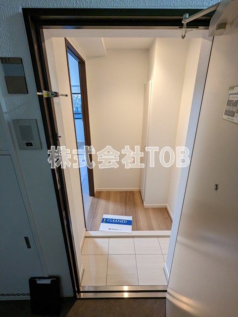玄関　※別号室同間取り参考写真