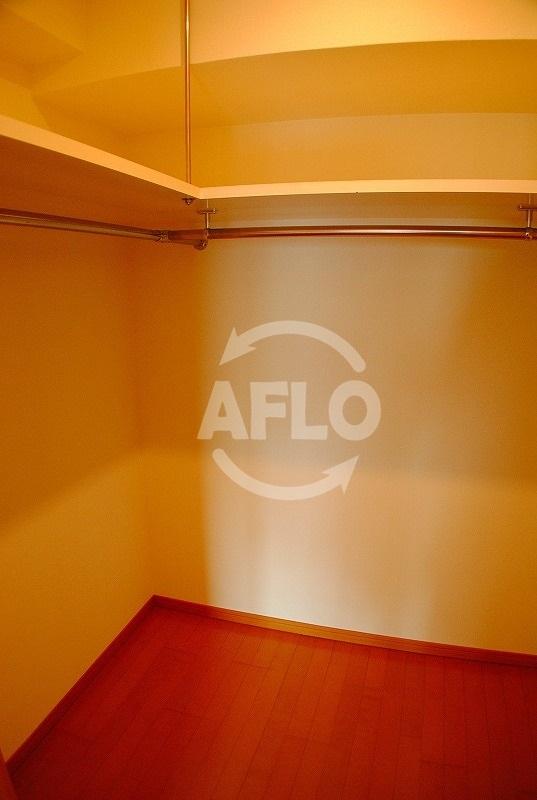 収納　リーガルタワー船場　ウォークインクローゼット