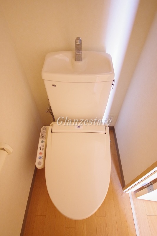 トイレ　☆温水洗浄便座完備のトイレ☆