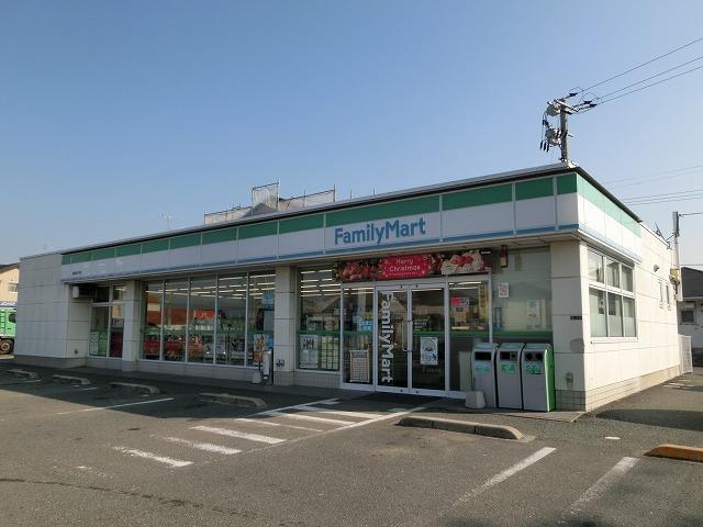 コンビニ　ファミリーマート遠賀松の本店（コンビニ）まで303m