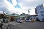 コンビニ　ファミリーマート楠木町三丁目店（コンビニ）まで204m