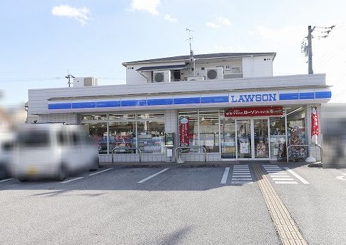 コンビニ　ローソン 高知一ツ橋店（コンビニ）まで270m