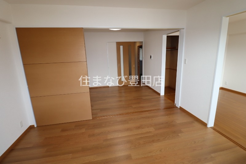 居室・リビング　同型別部屋写真
