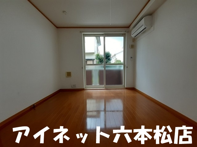 その他部屋・スペース　家具の配置に困らないリビングですね。