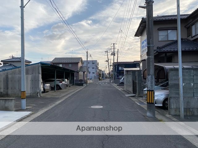 その他　前面道路（その他）まで0m