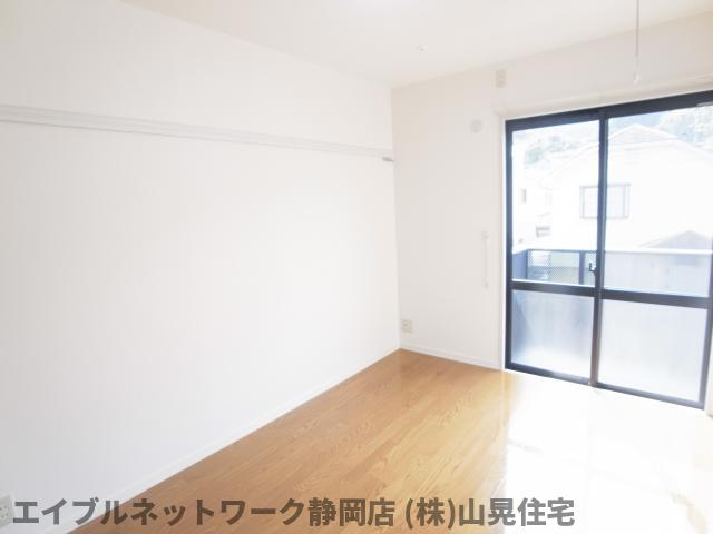 居室・リビング　ゆったり過ごせる居間です