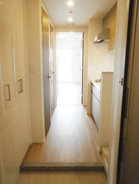 玄関　※写真は同タイプ住戸です。