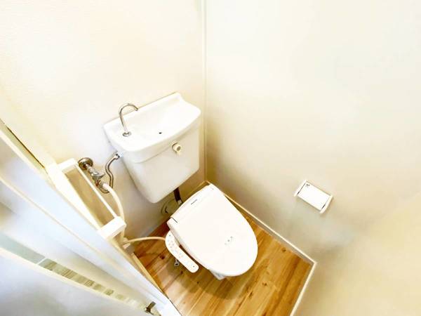 トイレ　モデルルームの写真です