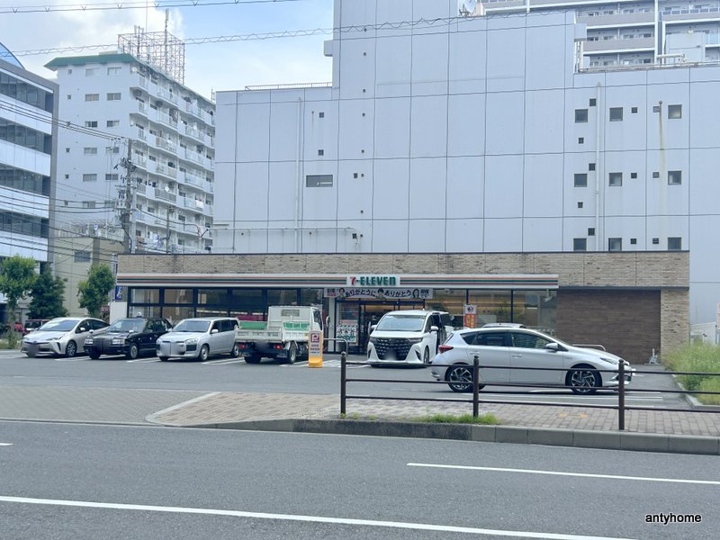 コンビニ　セブン-イレブン 大阪宮原４丁目店（コンビニ）まで318m