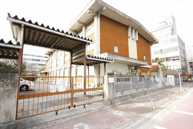 小学校　名古屋市立葵小学校（小学校）まで437m