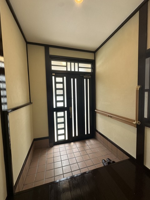 津之江北町貸家の玄関写真