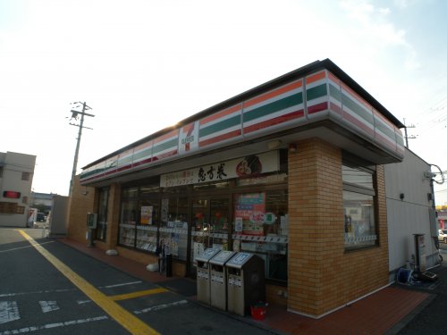 コンビニ　セブンイレブン　三木小林東店（コンビニ）まで236m