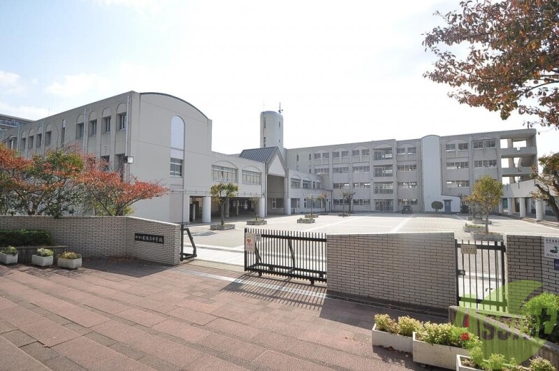 中学校　神戸市立星陵台中学校（中学校）まで592m