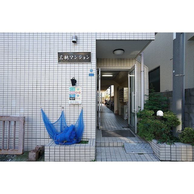 その他共有部分　ゆとりのあるエントランスです