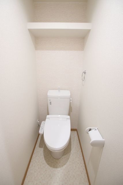 阪神本線 杭瀬駅 徒歩9分 3階建 築9年のトイレ写真