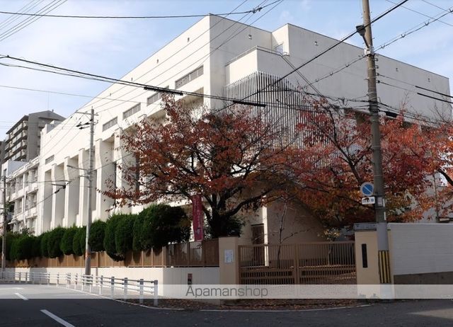 小学校　海老江東小学校（小学校）まで241m