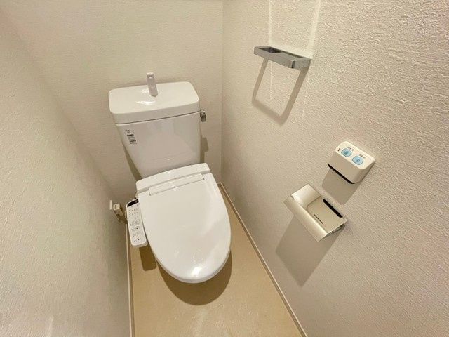 トイレ　（別タイプ参考写真）レオーネ王子飛鳥山　北区西ヶ原2