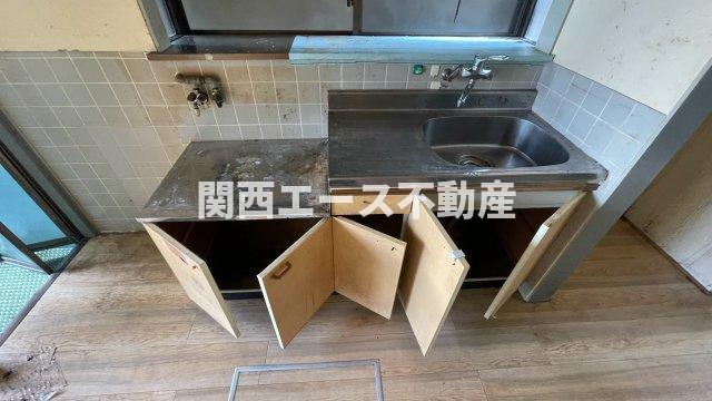 上六万寺町貸家のキッチン写真