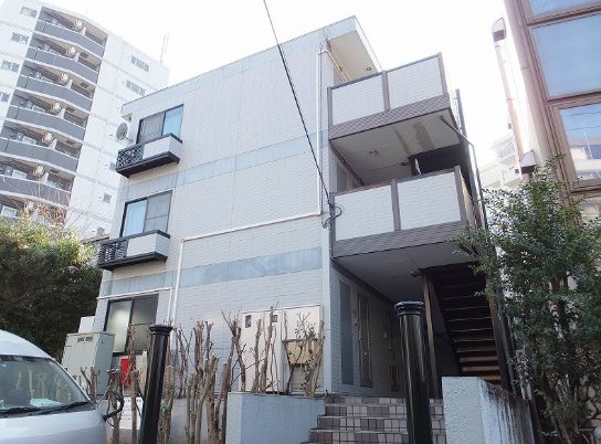 レオパレス新宿の外観写真