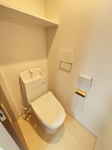 地下鉄今里筋線 井高野駅 徒歩2分 3階建 築3年のトイレ写真