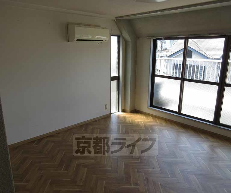 居室・リビング　きれいなお部屋です