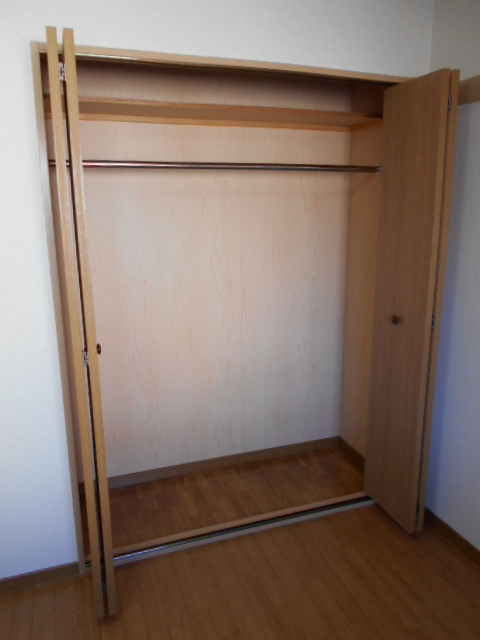 収納　寝室内収納（クローゼット・１間分）完備