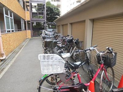 東急東横線 都立大学駅 徒歩3分 10階建 築44年の外観写真