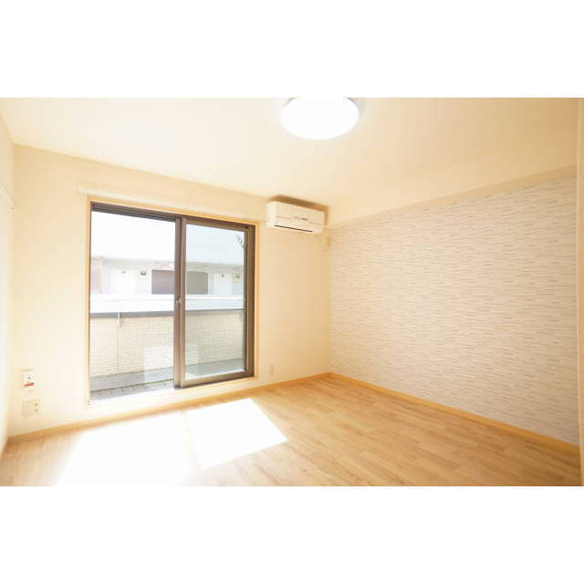BIENA宮崎台の居間写真