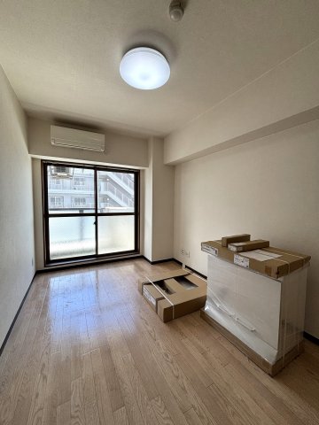 ピッコロモンドの居間写真