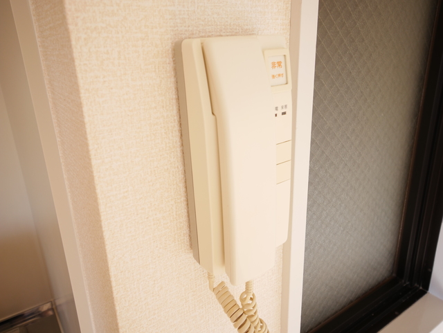 セキュリティ　★インターホンがついているので来訪者を確認できます★