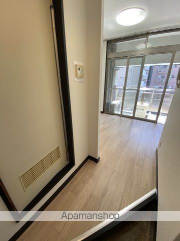 ブルーライン 阪東橋駅 徒歩7分 6階建 築34年の内装写真