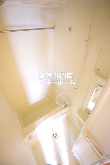 バス・シャワールーム　浴室乾燥機付きバス！