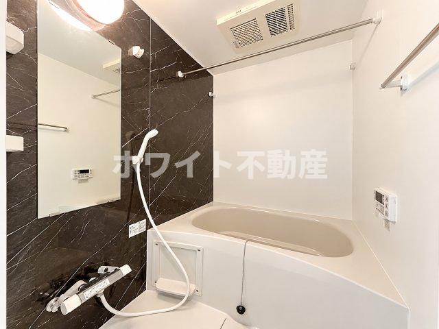 ＪＲ大阪環状線 鶴橋駅 徒歩2分 8階建 築8年の風呂写真