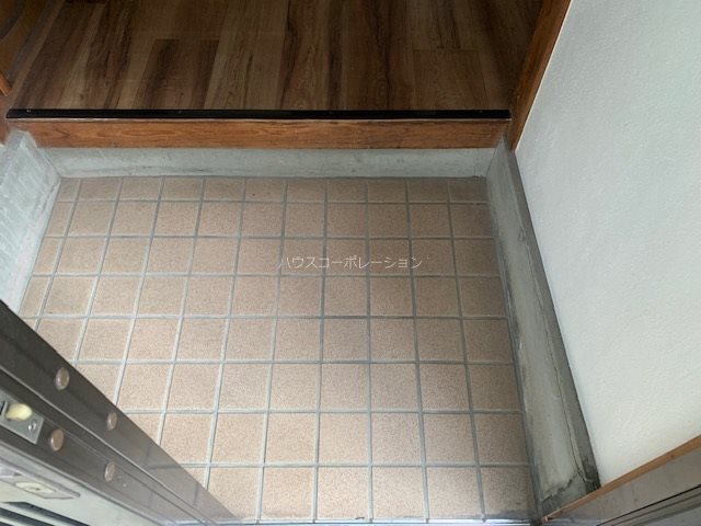 大庄中通4丁目2-7戸建の玄関写真