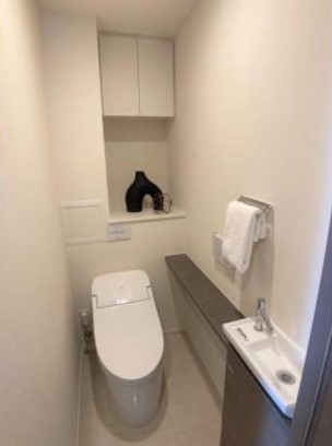 シーズンフラッツ日本橋人形町プレミアのトイレ写真