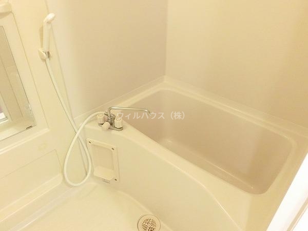 バス・シャワールーム　鏡面付きバス！