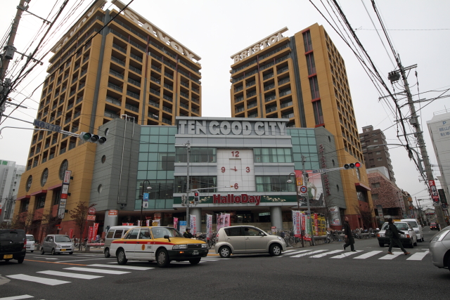 【福岡市早良区祖原のマンションのスーパー】