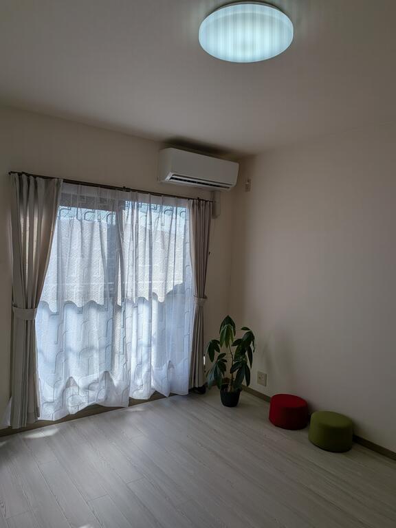 居室・リビング　クッションフロアー（白系）