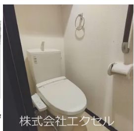 トイレ　温水洗浄便座です。