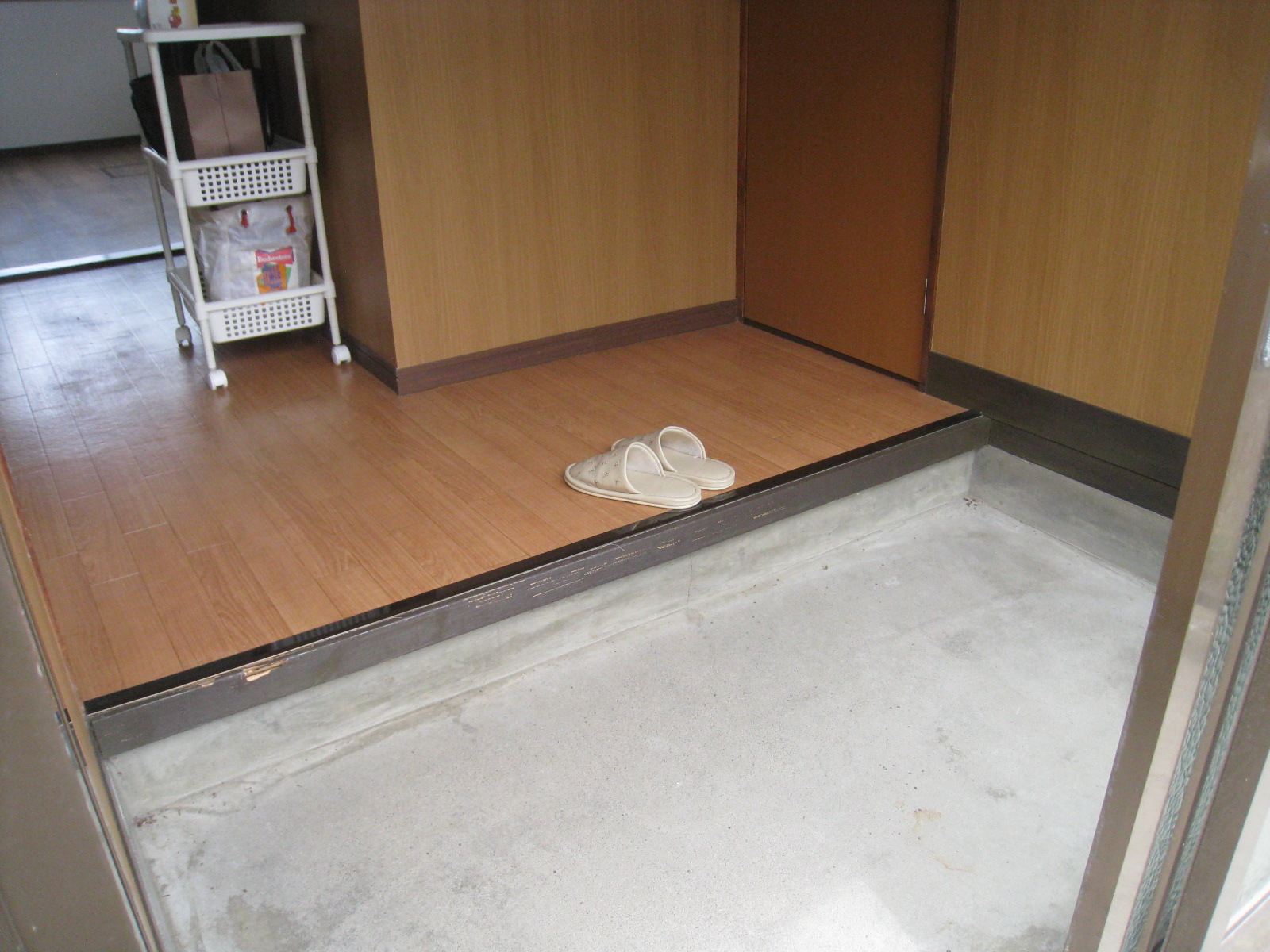 玄関　貸家ならではの広々玄関！