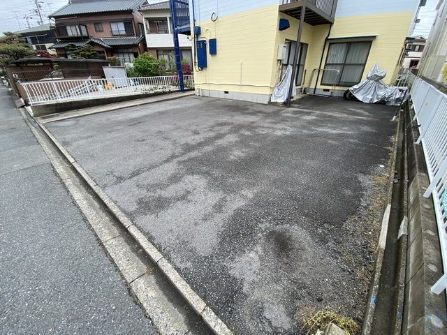 【ハイツ中村の駐車場】