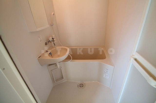 バス・シャワールーム　写真は２０７号室