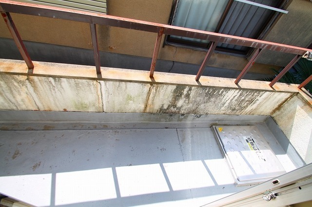 バルコニー　写真は２０７号室